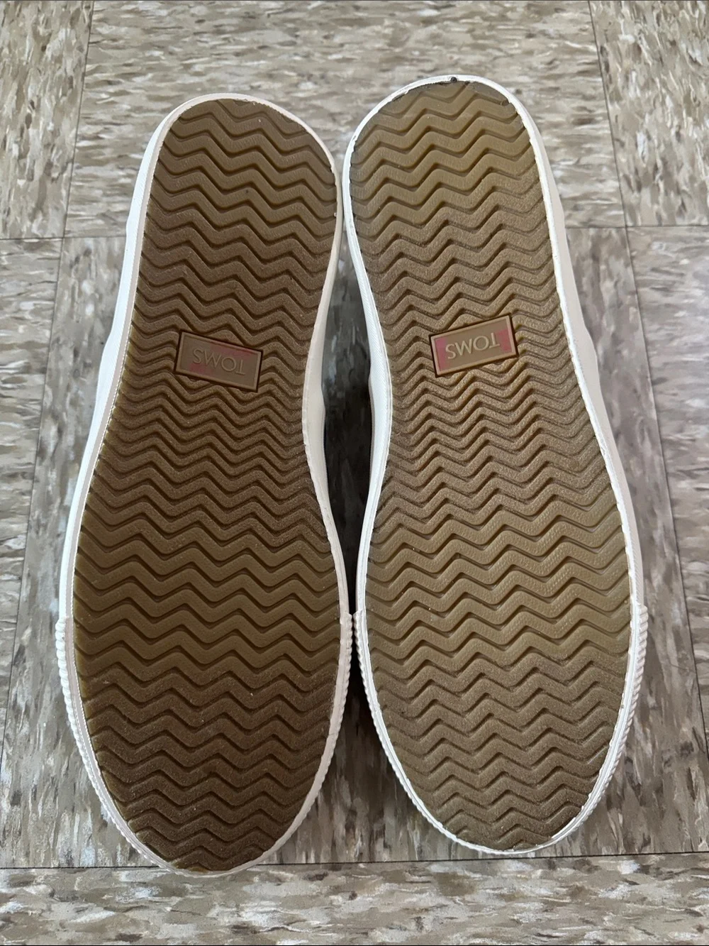 Toms Baja Blue Glow In The Dark Whales Slip On Sneaker Size 10.5